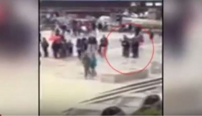 بالفيديو.. لحظة اعتداء كاتدرائية نوتردام بباريس