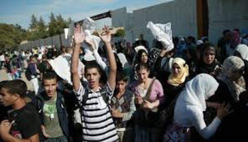 إعتصام أولياء و تلاميذ خمس 5 مؤسسات تربوية بالوادي