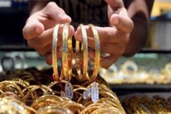 شاهد.. كيف سرق شاب محل للمجوهرات