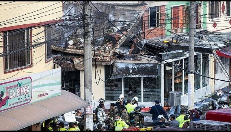 مقتل 5 أشخاص في حادث تحطُّم طائرة صغيرة في بوغوتا