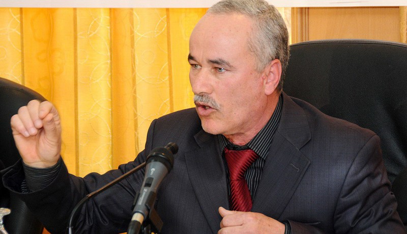 عظيمي يحلب خارج “الطاس”