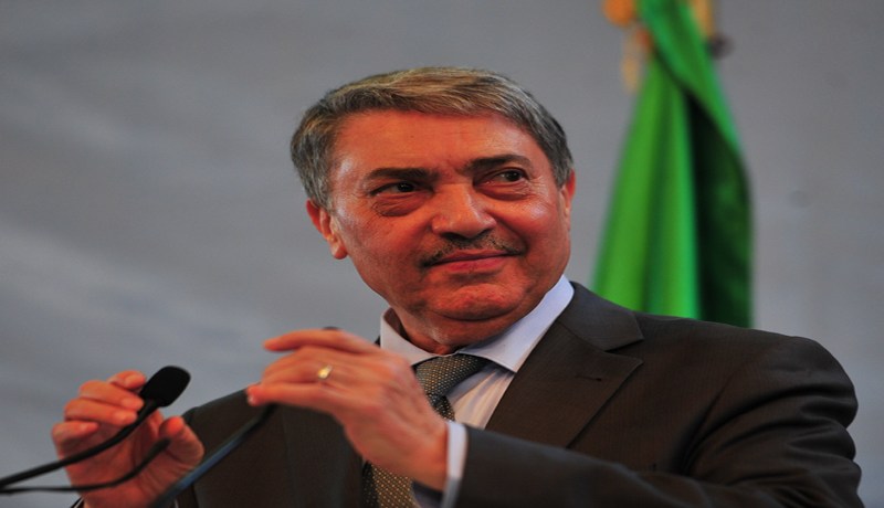 بن فليس صديق حسب الظروف