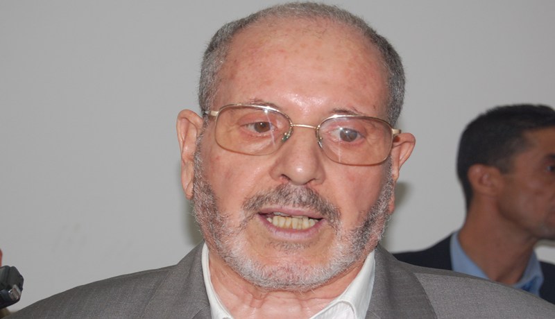 علي عية يتمرد على غلام الله