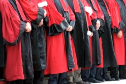 قضاة يتحوّلون إلى مدقّقين إمـلائيين