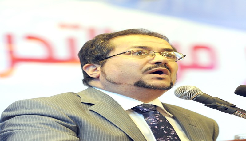 مناصرة قرأ فنجان سلال “من بكــري”