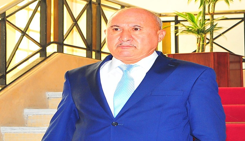 بين الاستوزار و”التبڤار” السياسي