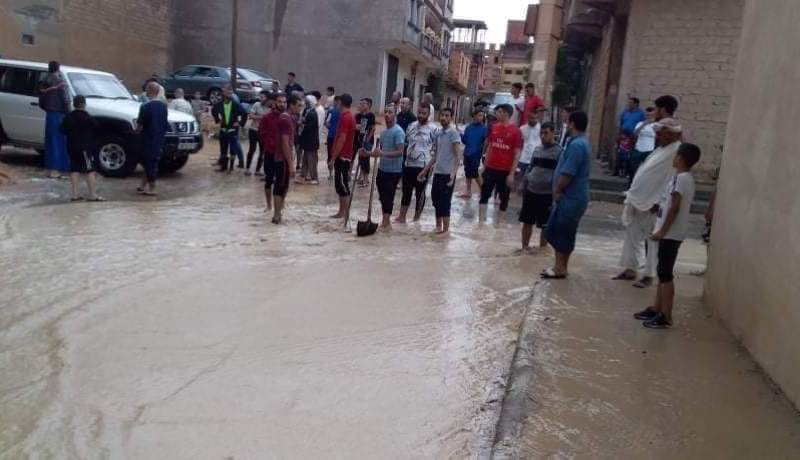 المسيلة: مياه الأمطار تدخل منازل حي إشبيليا والمواطنون غاضبون