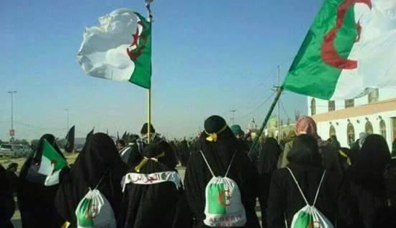 بالصورجزائريون شيعة ينشرون صورهم خلال مشاركتهم في احتفالات أربعينية الحسين في كربلاء