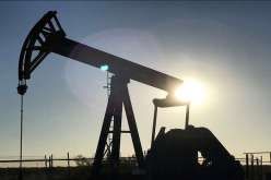 النفط يتراجع مع تواصل هبوط أسواق الأسهم الآسيوية