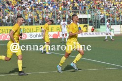 بالصور.. شبيبة القبائل تنهي الشوط الأول متقدمة على أولمبي المدية