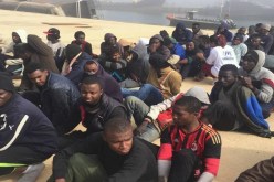 إنقاذ 137 مهاجرا بينهم نساء وأطفال قرب السواحل الليبية