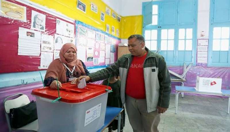 تونس: انطلاق عملية التصويت في الإنتخابات البلدية