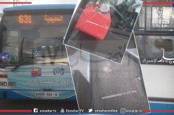 بالصور: إصابة سائق وقابض بعد رشق مجهولين حافلتين “ايتوزا” بالحجارة