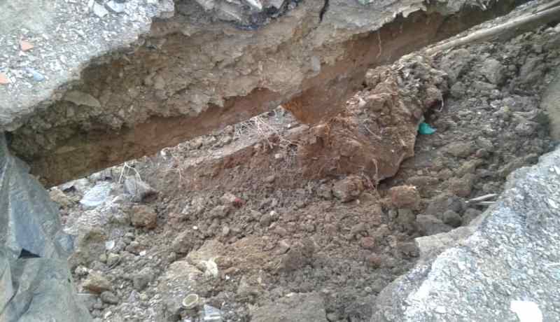بالصور: أشغال صيانة تتسبب في انهيار أرضي بجيجل