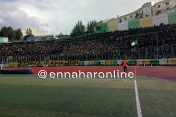 بالصور.. “الكناري” يلبون النداء ويغزون الملعب لمساندة الشبيبة 