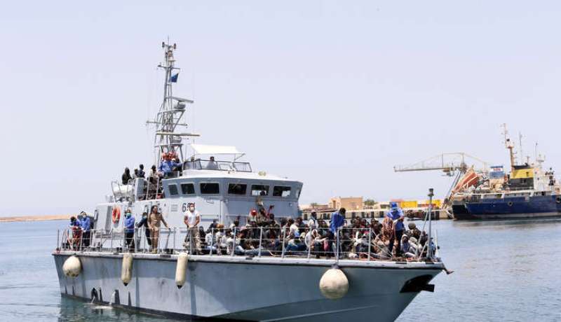 إنقاذ 276 مهاجرا قبالة السواحل الليبية