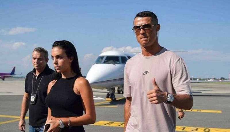 بالفيديو.. رونالدو يصل لتورينو  تمهيدا لتقديمه غداً !