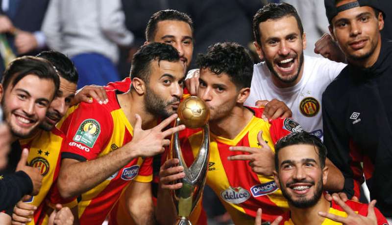 إيقاف حكم مباراة “الترجي” بتهمة تلقي رشوة !!