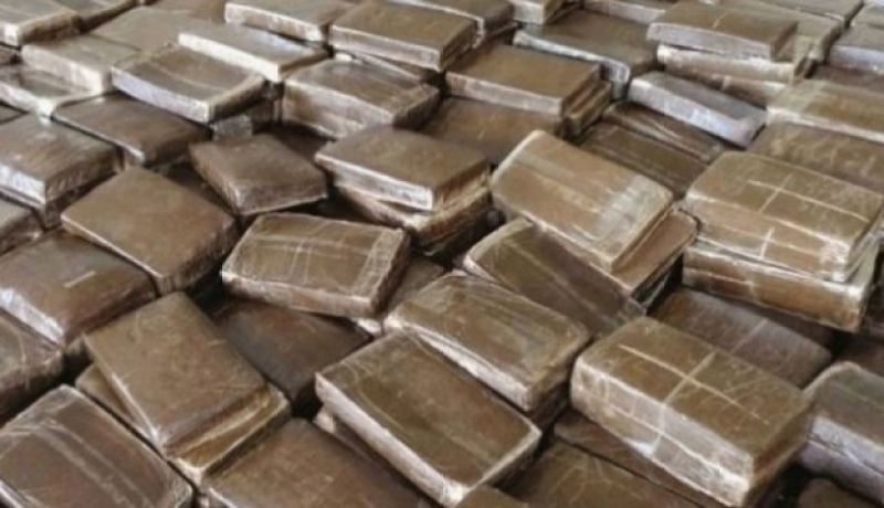 أمن تيسمسيلت يوقف مروجين للمخدرات ويحجز 595 غرام من “الزطلة”