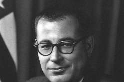 وفاة وزير الدفاع الأمريكي الأسبق بعد صراع مع المرض