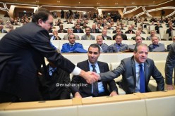 بالصور.. ولد علي يصافح بيراف “فوق القلب”