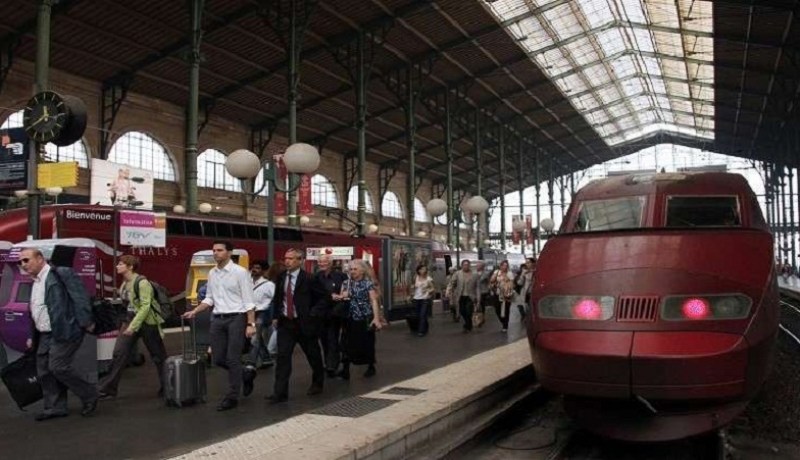 شاب يطلق بلاغا كاذبا بوجود قنبلة بمحطة القطار.. لهذا السبب!