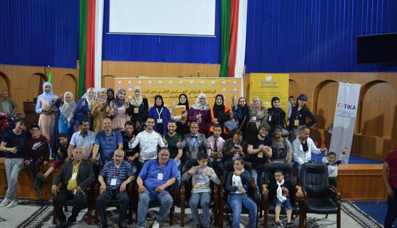 وكالة مساعدات تركية توزع كراسي متحركة على أطفال الجزائر