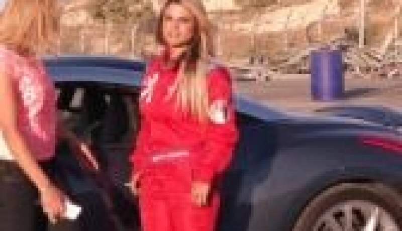 فلسطينيات يقتحمن حلبات سباق السيارات ويحلمن بالعالمية