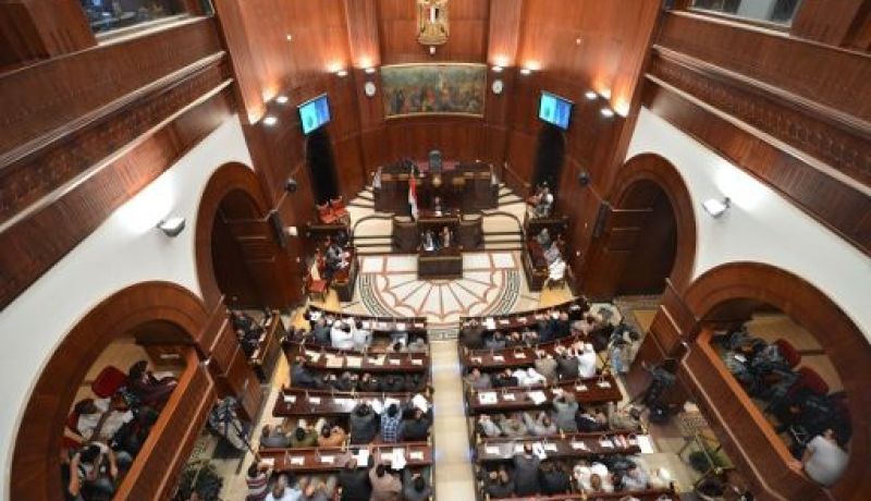 الشورى: قرار مرسى بفض دورة المجلس قبل تشكيله يخالف إعلان مارس