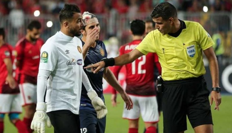 عبيد شارف يتحدى الـVAR ويدوّل فضائح التحكيم الجزائري!