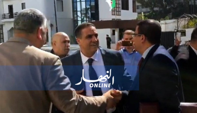 المرشح عبد العزيز بلعيد يصل الى المجلس الدستوري لإيداع ملفه