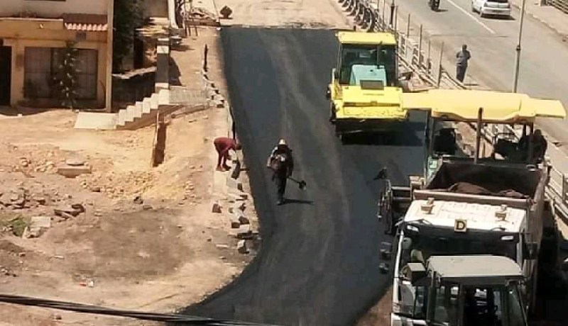 الشلف: إنطلاق عملية تزفيت جسر الزبوج