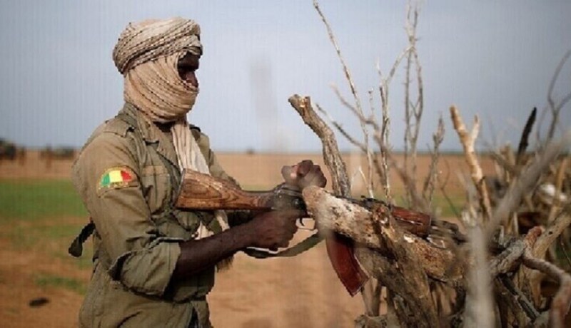 إطلاق نار واعتقال وزراء.. أنباء عن إنقلاب عسكري في مالي