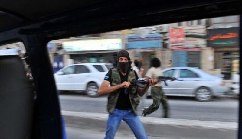 الجيش الحر يتمركز في أزقة حلب الضيقة ما يعرض المدنيين للخطر