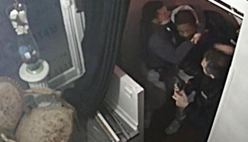 فرنسا.. حبس شرطيين اثنين بتهمة الاعتداء على موسيقي من أصول إفريقية