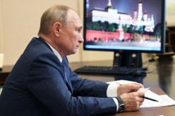 بوتين يأمر ببدء التطعيم الجماعي ضد كورونا في روسيا الأسبوع المقبل