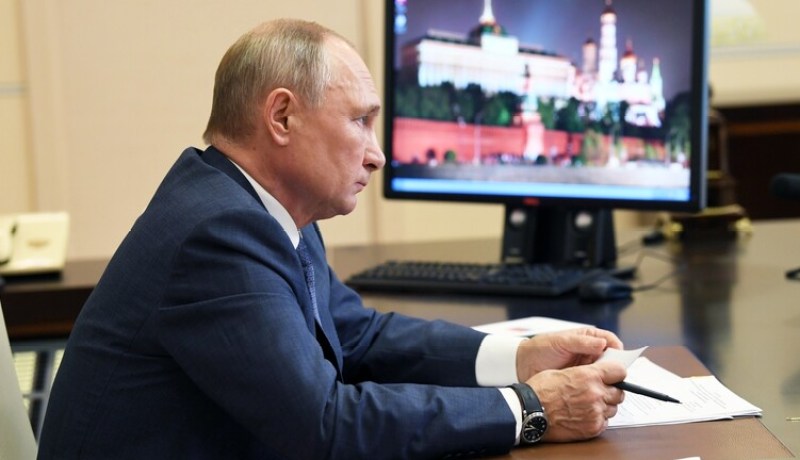 بوتين يأمر ببدء التطعيم الجماعي ضد كورونا في روسيا الأسبوع المقبل