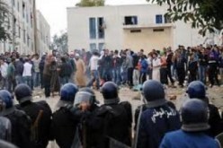 إحتجاج بطالين أمام مقر ولاية ورقلة و في حاسي مسعود