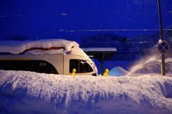 صور لا تصدق لكثافة ثلوج أوروبا ووفاة 17 شخصًا بسببها