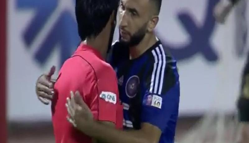 بالفيديو.. بلحاج يُعانق الحكم فرحا بالهدف !