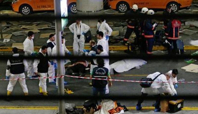 أب سافر لإعادة إبنه من داعش فقتل في مطار إسطنبول