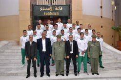 بالصور.. قايد صالح يكرم المنتخب العسكري لكرة القدم