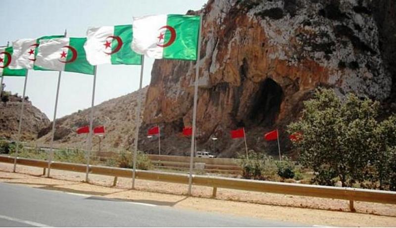 نقابة مغربية تستعد لتنظيم مسيرة شعبية لإعادة فتح الحدود مع الجزائر