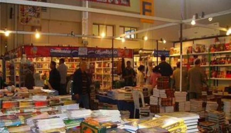 الطبقة المثقفة تعلن حربها على الارهاب في معرض الكتاب في تونس