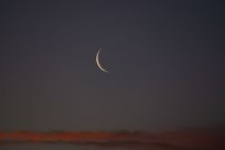 ليلة ترقّب هلال العيد بعد غد