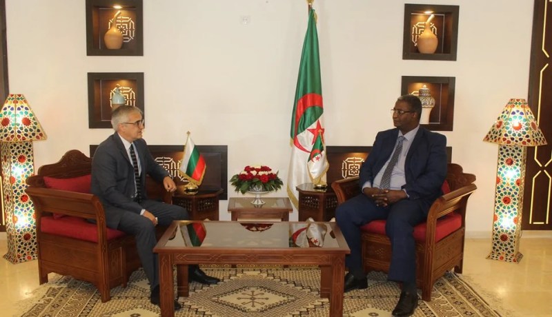 بن مسعود والسفير البلغاري يتباحثان سبل التعاون بين البلدين