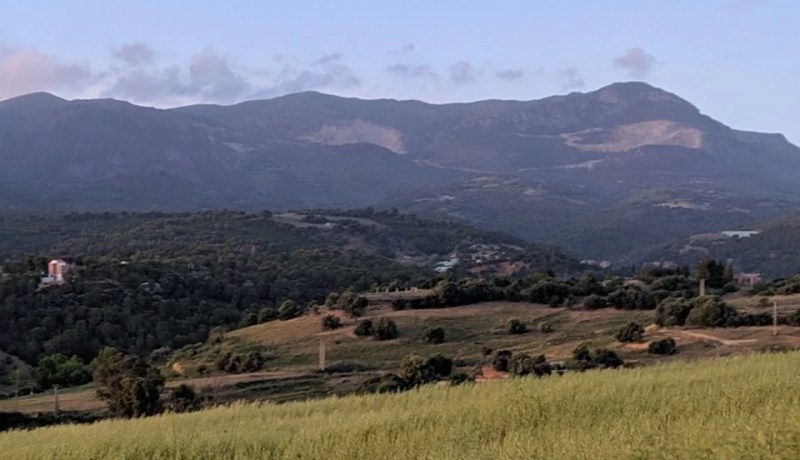 غلق ثلاثة محاجر حماية لجبل شنوة بتيبازة