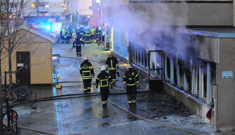 مجهولون يضرمون النار في مسجد بإسبانيا