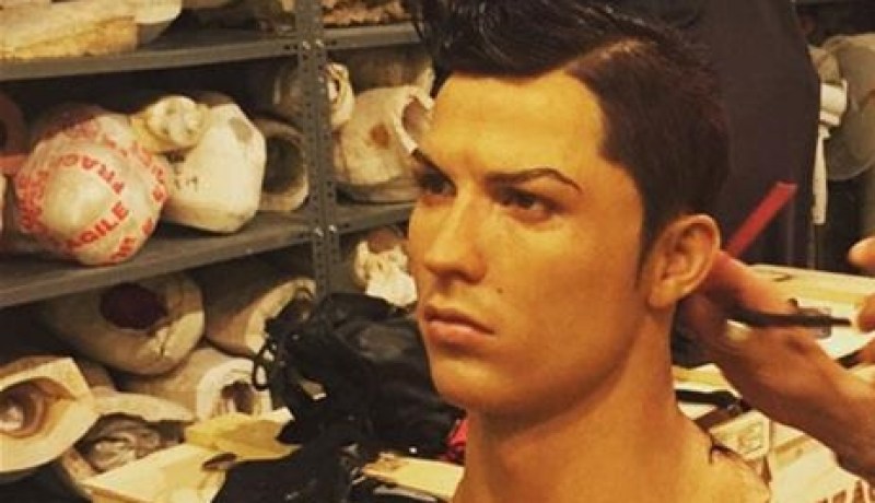بالصورة متحف الشمع بمدريد يعرض تمثال لكريستيانو رونالدو