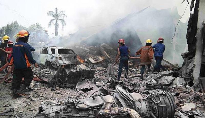 ارتفاع حصيلة ضحايا حادث تحطم الطائرة العسكرية بإندونيسيا إلى 116  قتيلا